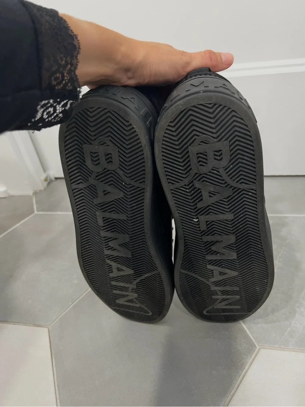 - BALMAIN BLACK B-SKATE LOW SNEAKERS - Picture 2 of 5